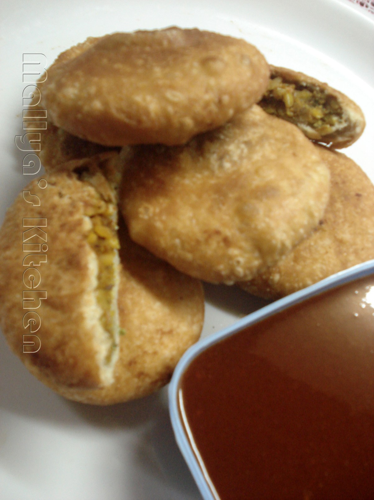 Moong-dal-kachori-2